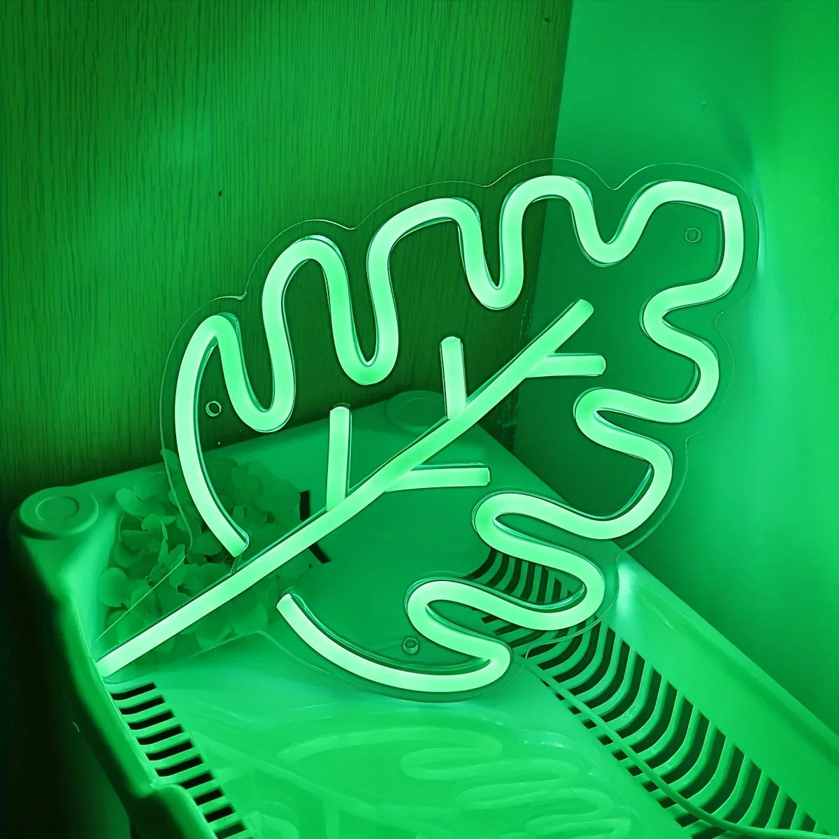Monstera Leaf - GotLume